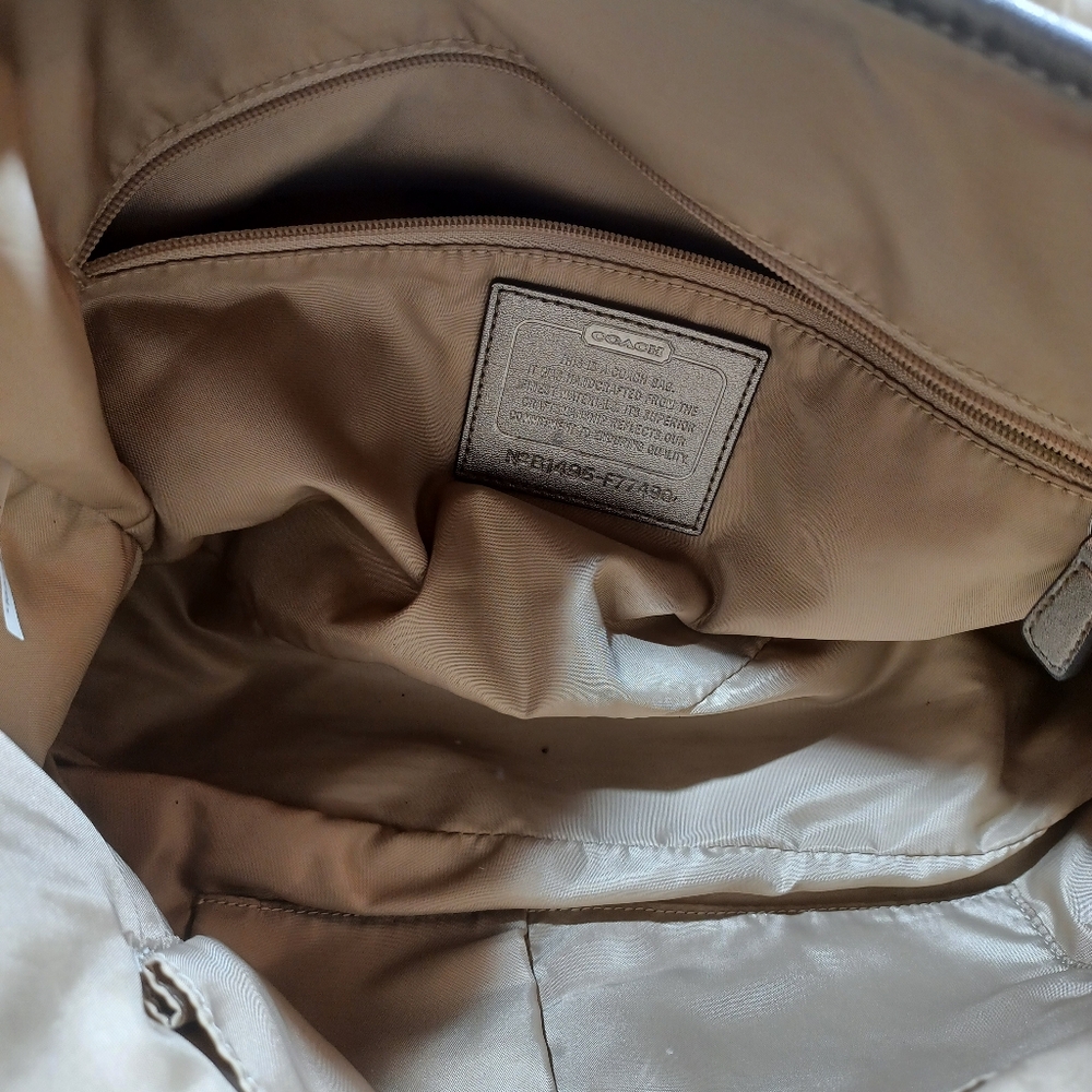 Coach Cream and Tan Shoulder Bag - Picture 10 of 11